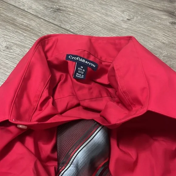 Croft & Barrow Medium 15 1/2 - 16 32/33 red dress shirt and tie - Picture 2 of 4